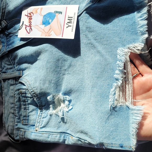 YMI Demi Shorts, Size 9/29 - Picture 4 of 8